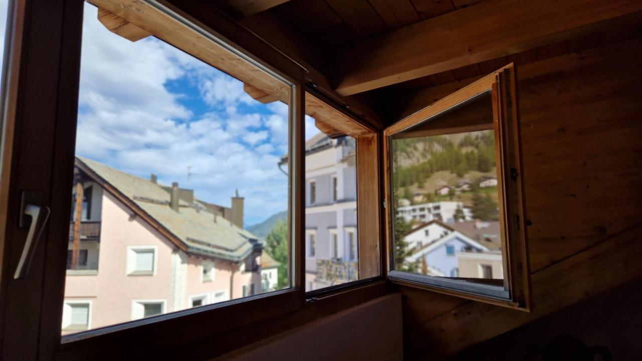 Weisses Kreuz - Crusch Alva Bed & Breakfast Samedan Exterior photo