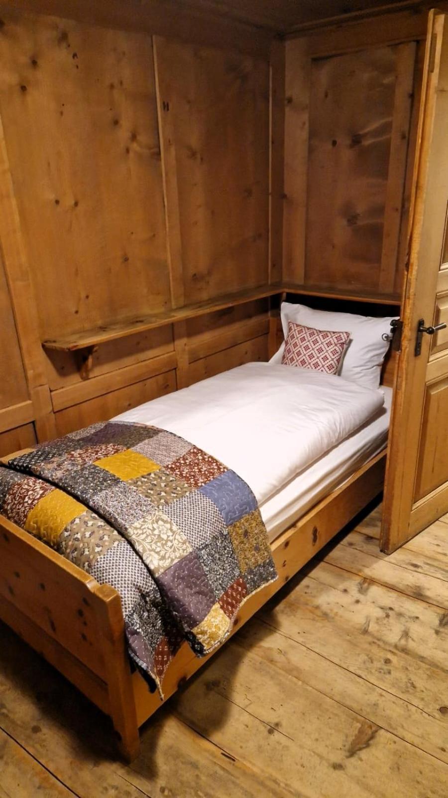 Weisses Kreuz - Crusch Alva Bed & Breakfast Samedan Exterior photo